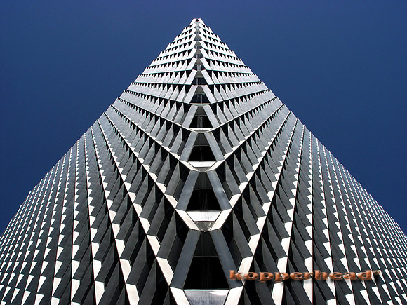 Metal Diamonds Bldg 3195x